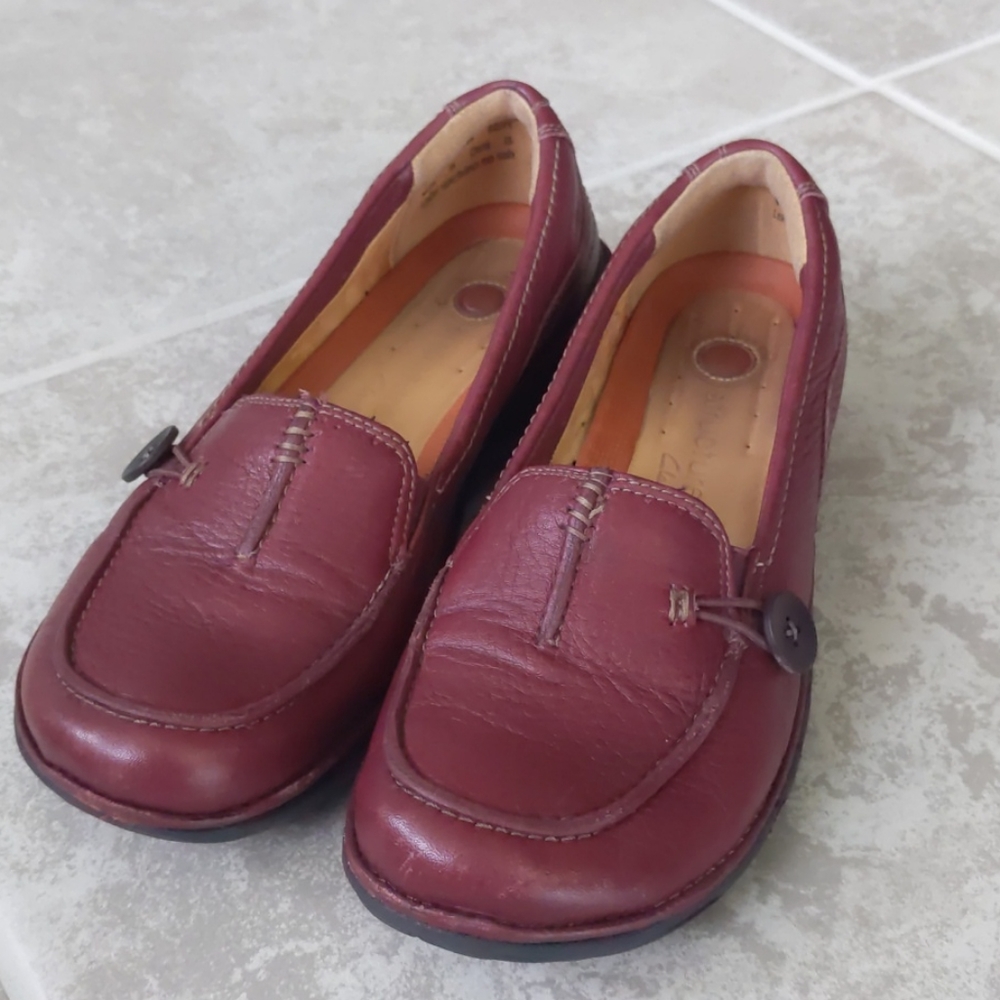 Clark's UnStructured SlipOn Leather Moc Toe Sz 7.5